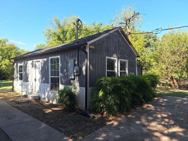 Building Photo - 3015 Lapsley St Rental