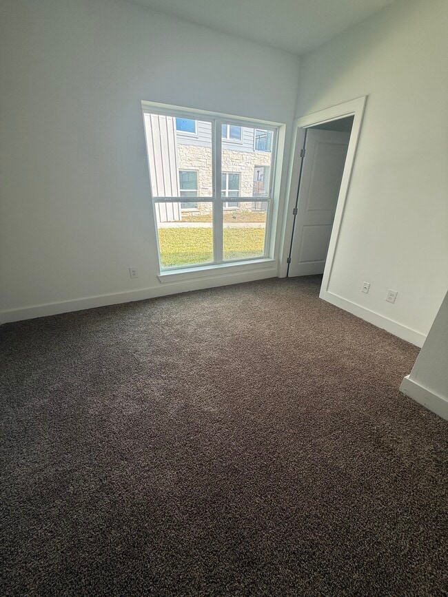 Photo - Pin Oak Apartments