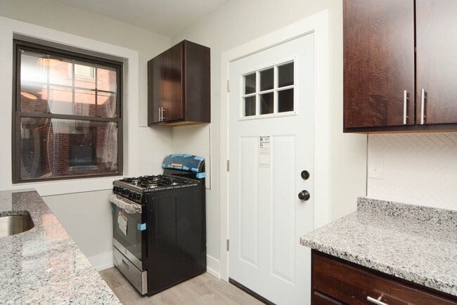 Photo - 1133 Maple Ave Unit B4