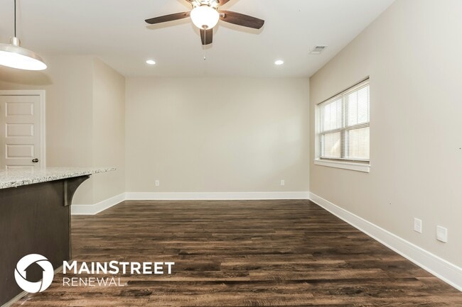 Photo - 110 Hartsville Ct