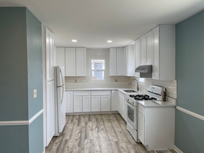 Photo - 114 E Richmond St