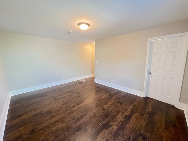 Photo - 704 E 32nd St Apartment Unit B