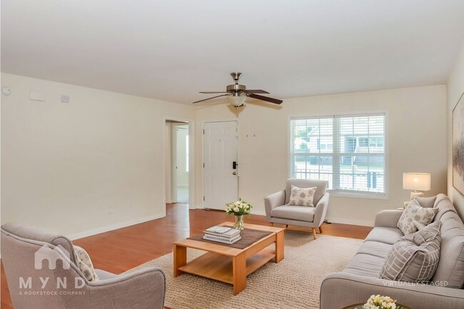 Photo - 902 Appleby St NW
