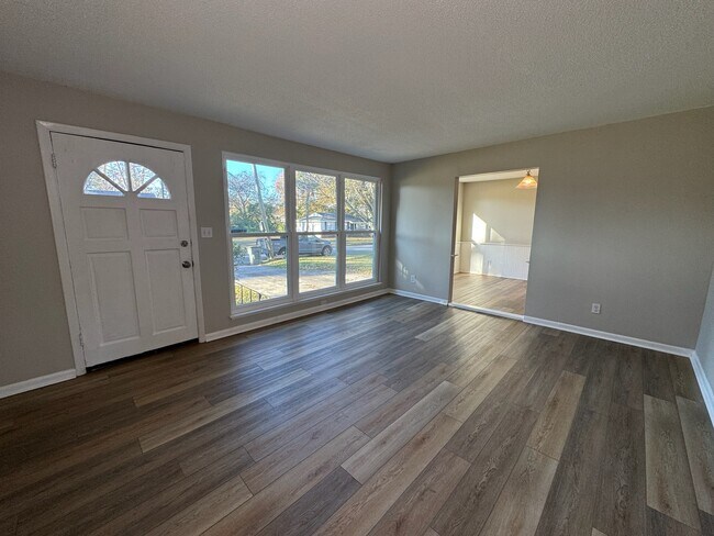 Photo - 2052 E 42nd St