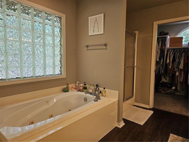 Photo - 28 McKenzie Dr