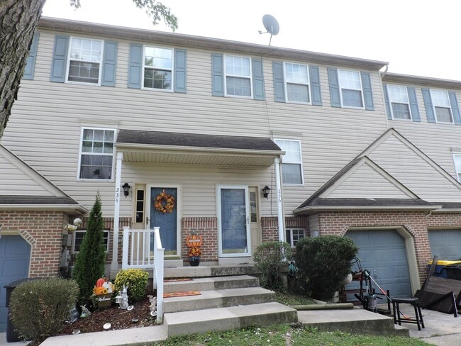 Building Photo - 236 Northdown Dr Rental