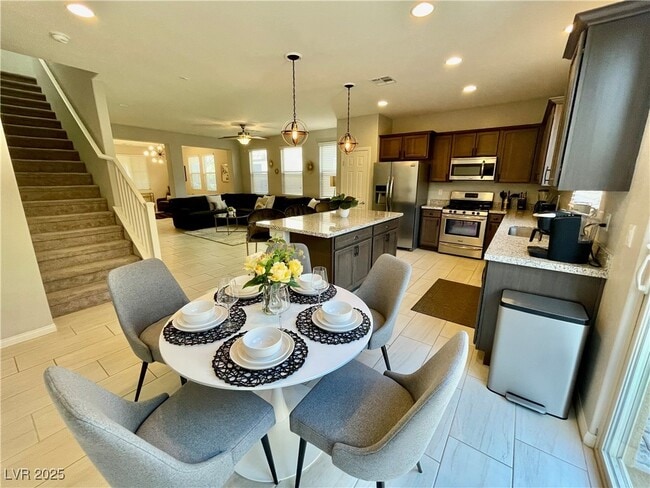 Building Photo - 173 Elexese Ct