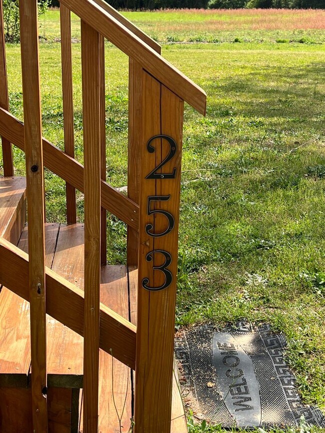 Photo - 253 Chicken Ln