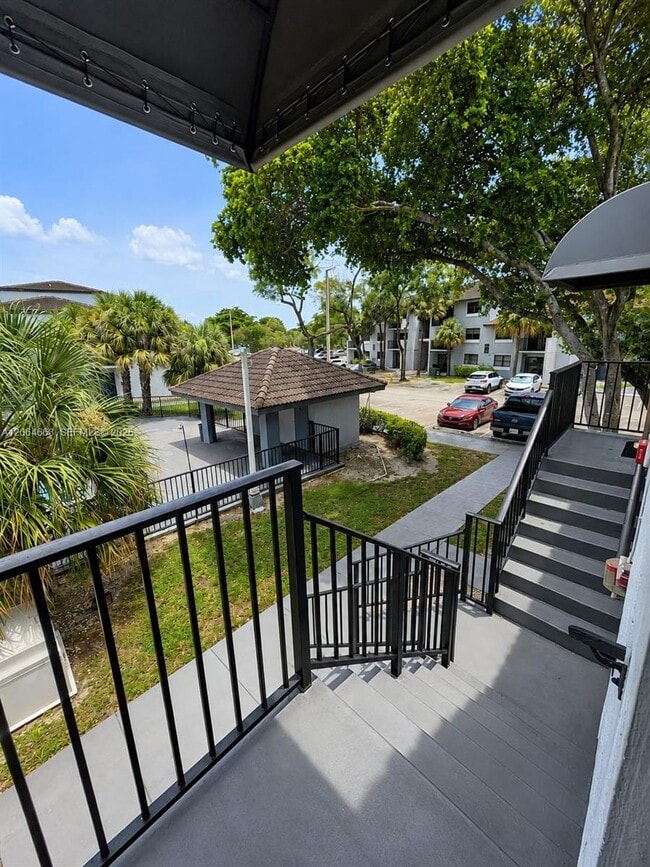 Building Photo - 7235 NW 179th St Unit 212
