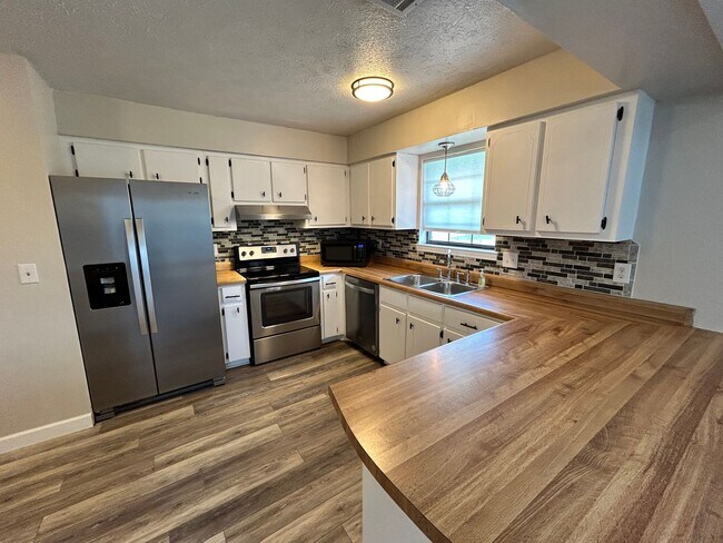 Photo - 249 Hannover Cir