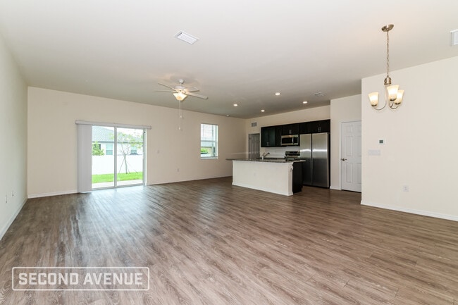 Photo - 2728 NE 6th Pl