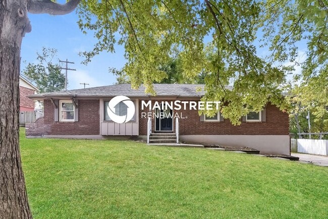 Building Photo - 3 Bedroom Pet-Friendly Home in Independence, MO with Main Street Renewal
