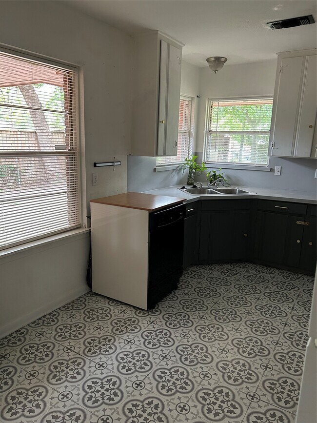 Photo - 4022 Cheena Dr