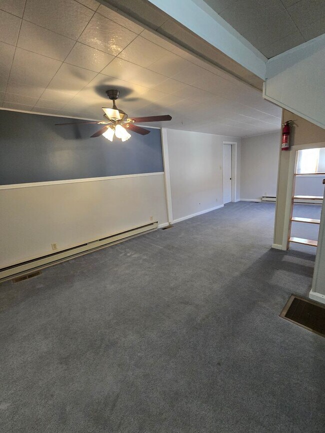 Photo - Three Bedroom Home - Single Car Attached Garage - in Townsend!