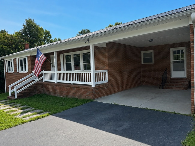152 Leonard Dr