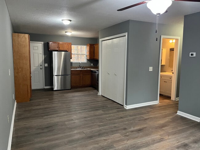 Photo - 236 McMurtry Rd Unidad B