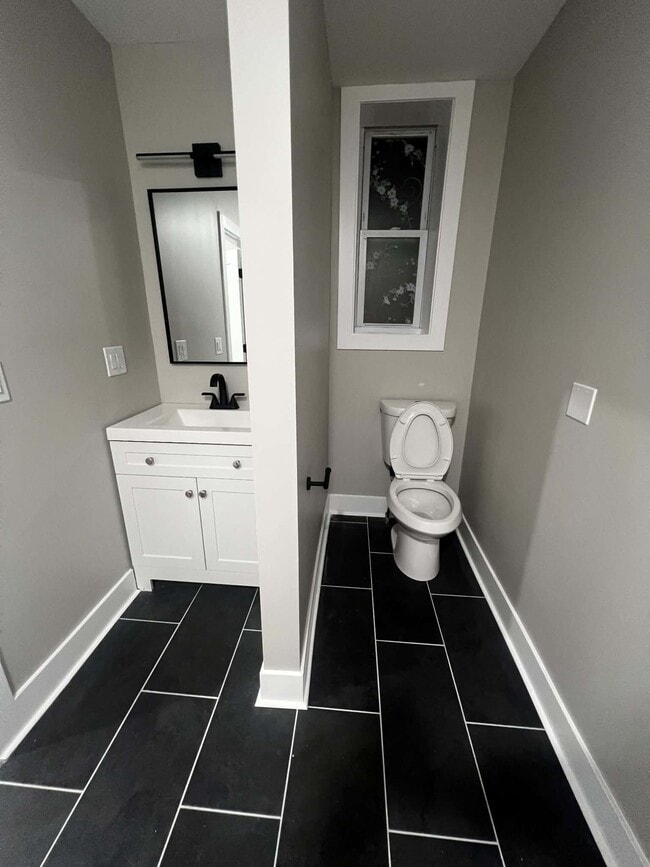 Photo - 6042 N Avondale Ave Unit 2A