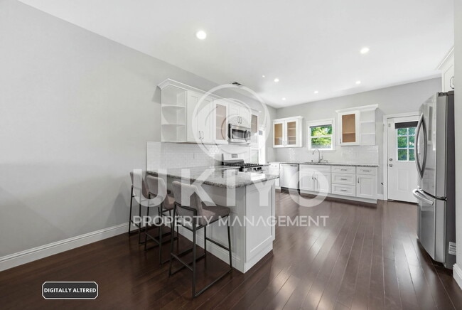 Photo - 1123 30th St