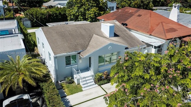 Photo - 1950 SW 13th St