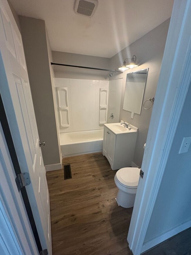 Photo - 27 Wexford Rd