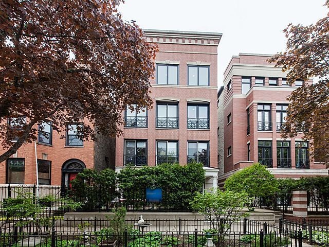 Building Photo - 2848 N Burling St Unit 4 Rental