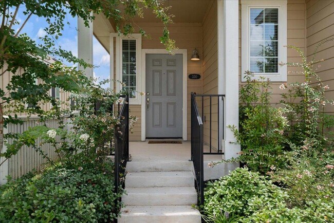 Photo - 330 Hortus Dr