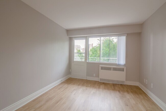 Photo - 3460 Rue Durocher Unit 1105