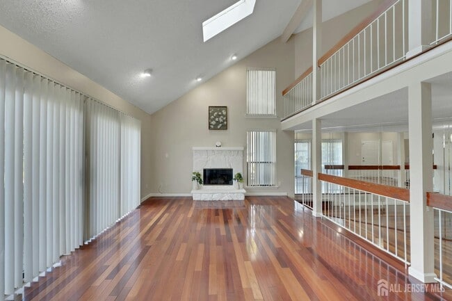 148 Linda Ln
