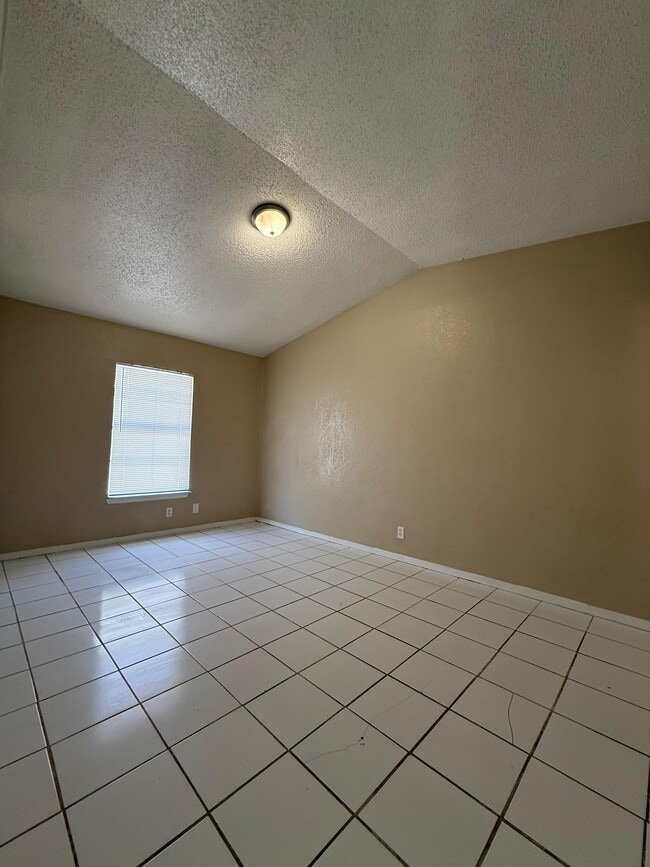 Photo - 7724 Winsford Dr