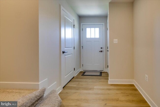 Photo - 9390 Tanfield Dr