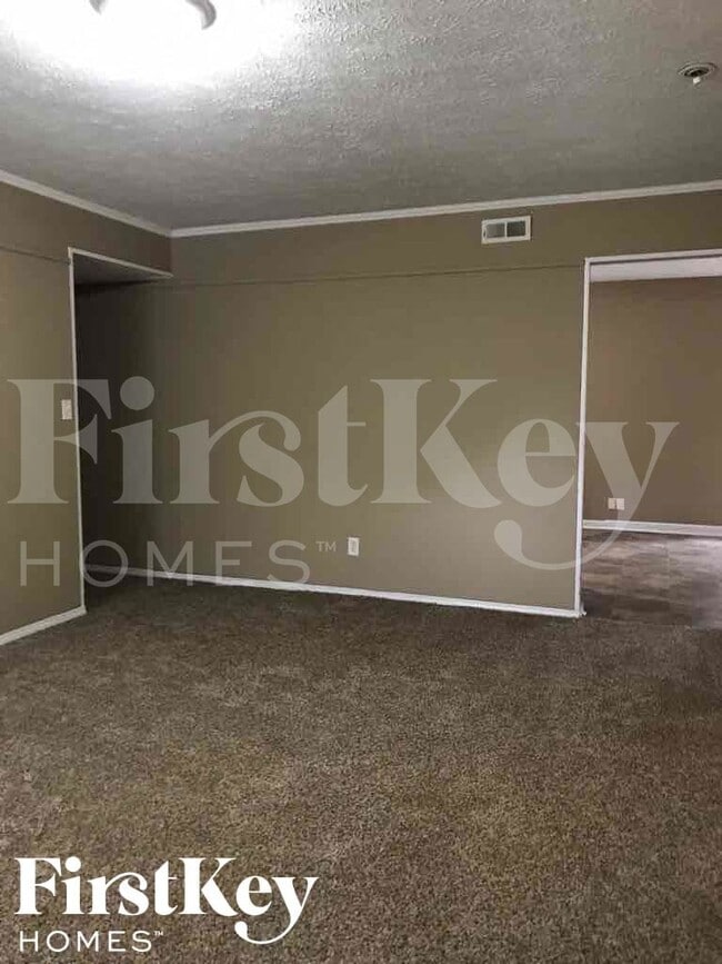 Photo - 6111 Dry Den Ct