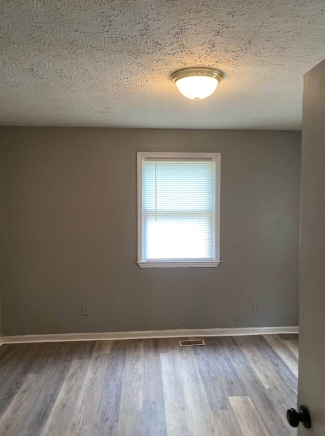 Photo - 307 Cude St