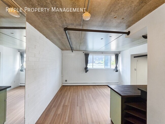Photo - URBAN CHIC 1-BED CONDO | SUNNYSIDE LIVING Unit 104