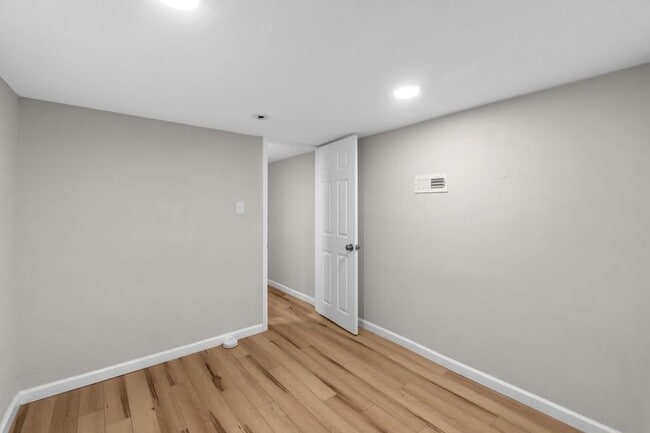 Photo - 208 S Durham St