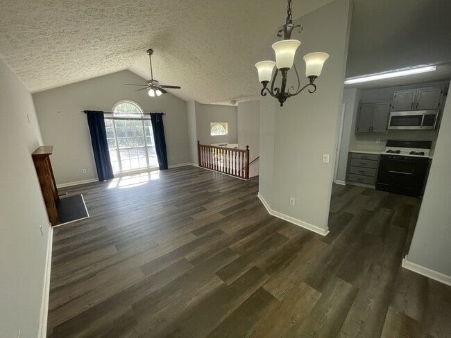 Photo - 3890 Nowlin Rd