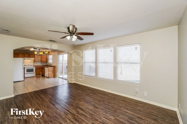 Photo - 6911 Autumn View