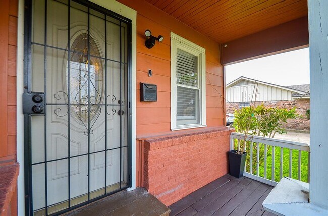 Photo - 3129 Jeanetta St