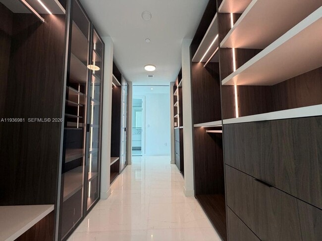 Photo - 300 Biscayne Blvd Way