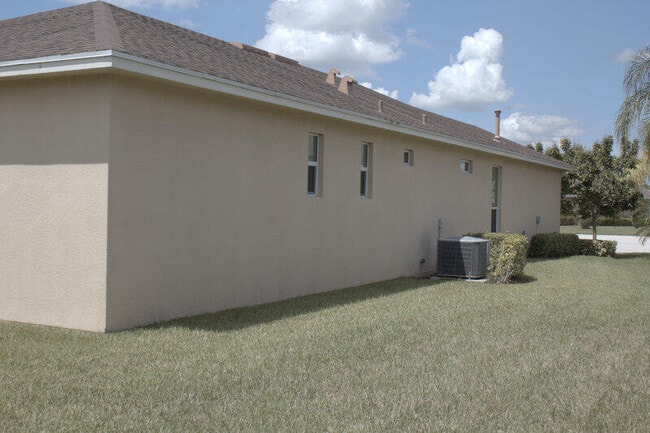 Photo - 10298 SW Silverberry Ct