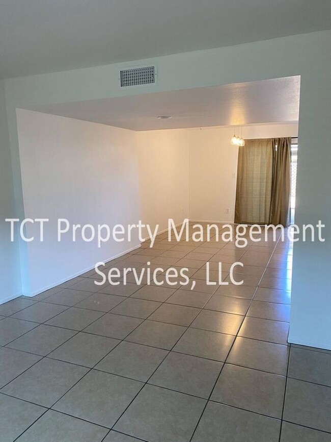 Awesome 3 Bedroom Townhome in Tempe!