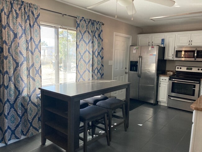 Photo - 1933 Madison Ave