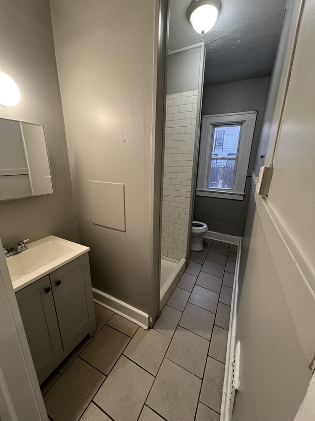 Baño - 101 Superior St