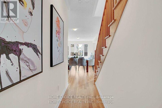 Photo - 143 Terry Fox Dr