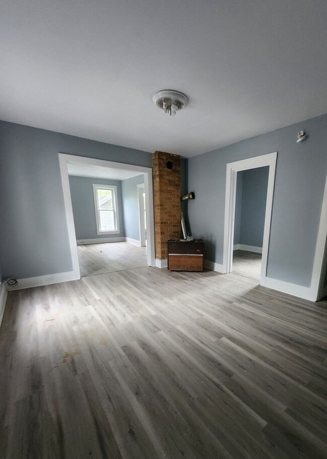 Photo - Upper 3 bedroom unit