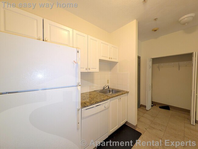 Photo - 373 Highland Ave Unidad #206