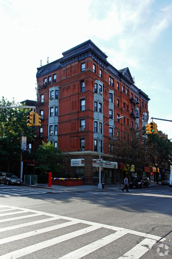 Photo - The Verona Apartments