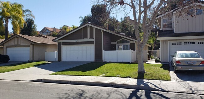 Building Photo - Single Story Home in Charming Neighborhood