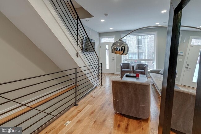 Photo - 2022 Kimball St