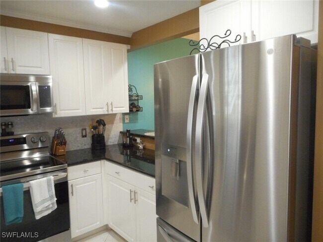 Building Photo - 2080 W First St Unit 304 Rental