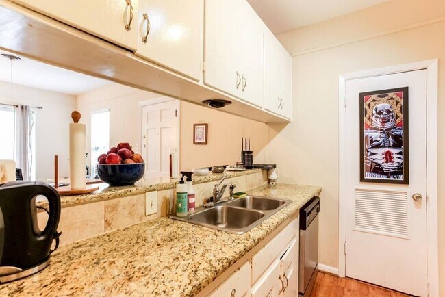 Photo - 1700 Northwood Rd Townhome